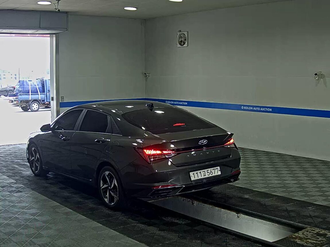 HYUNDAI AVANTE (CN7) 1.6 GASOLINE INSPIRATION 2021 - zdjęcie 6