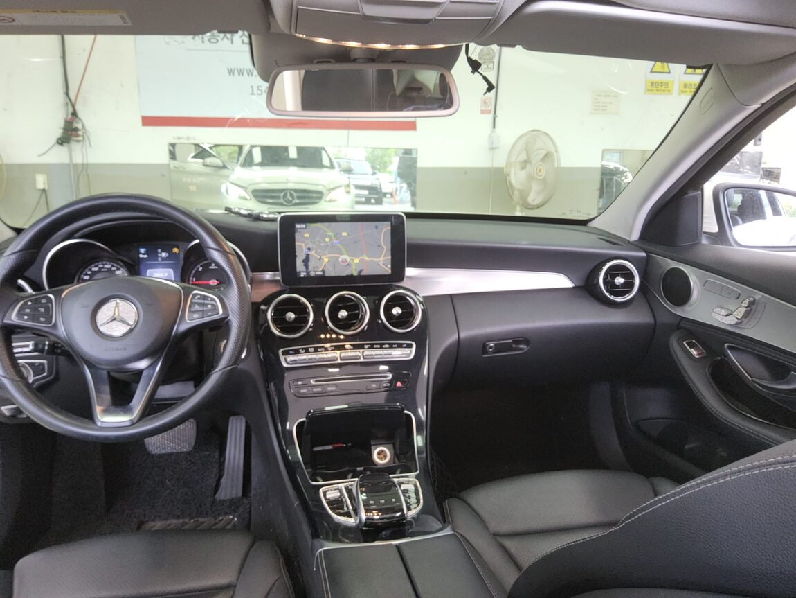 MERCEDES-BENZ C-CLASS (4TH GEN) C220 CDI BLUETEC AVANTGARDE 2015 - zdjęcie 11