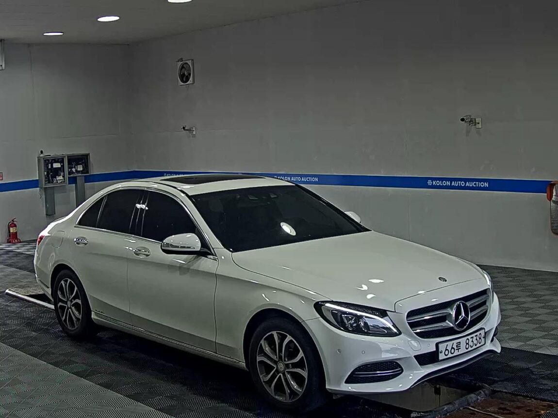 MERCEDES-BENZ C-CLASS (4TH GEN) C220 CDI BLUETEC AVANTGARDE 2015 - zdjęcie 3