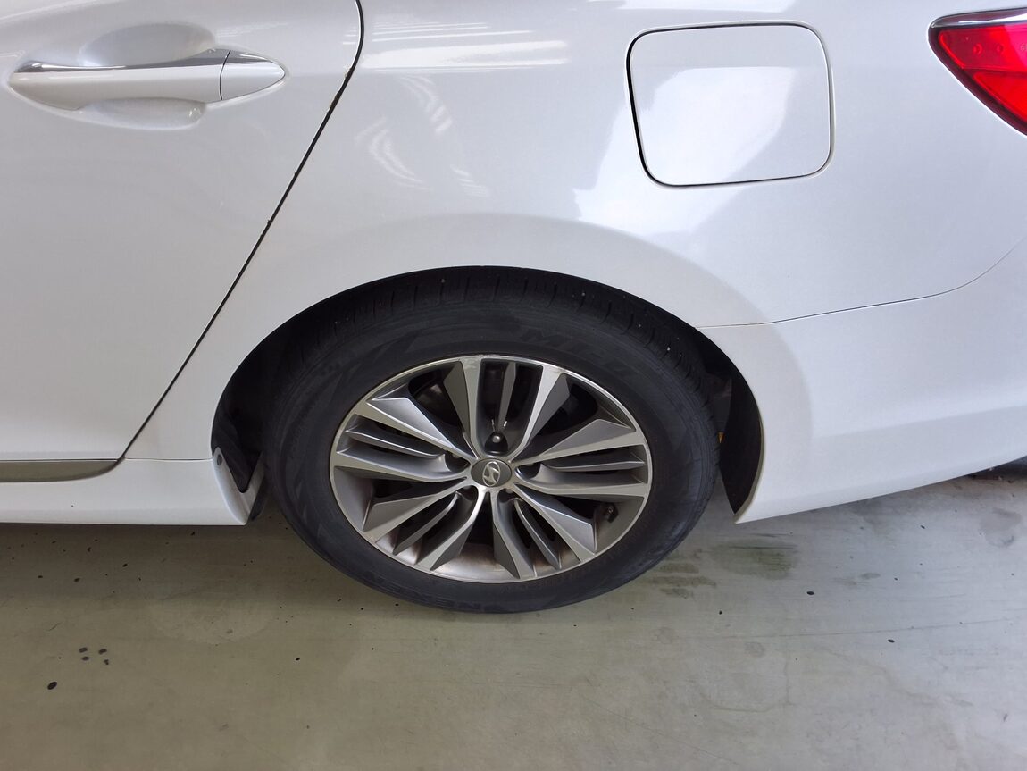HYUNDAI GRANDEUR HG HG 240 MODERN COLLECTION 2016 - zdjęcie 23