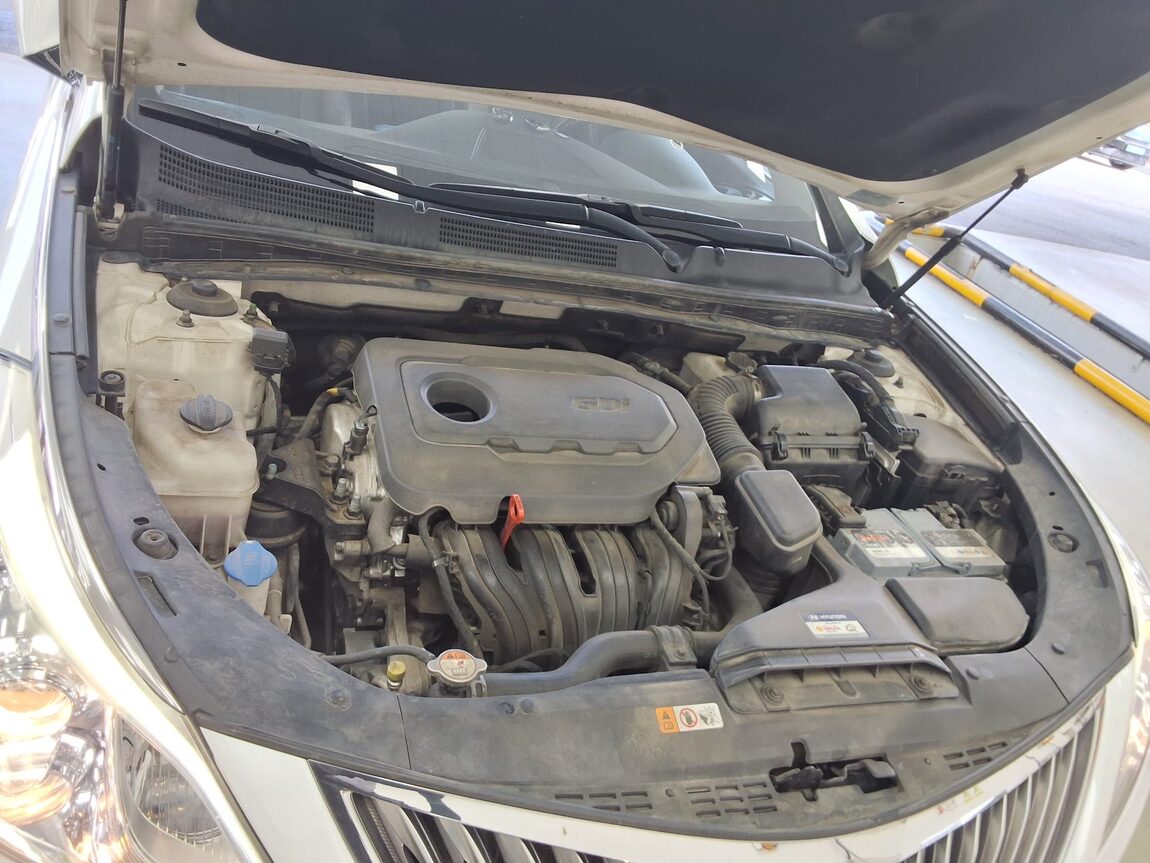 HYUNDAI GRANDEUR HG HG 240 MODERN COLLECTION 2016 - zdjęcie 20