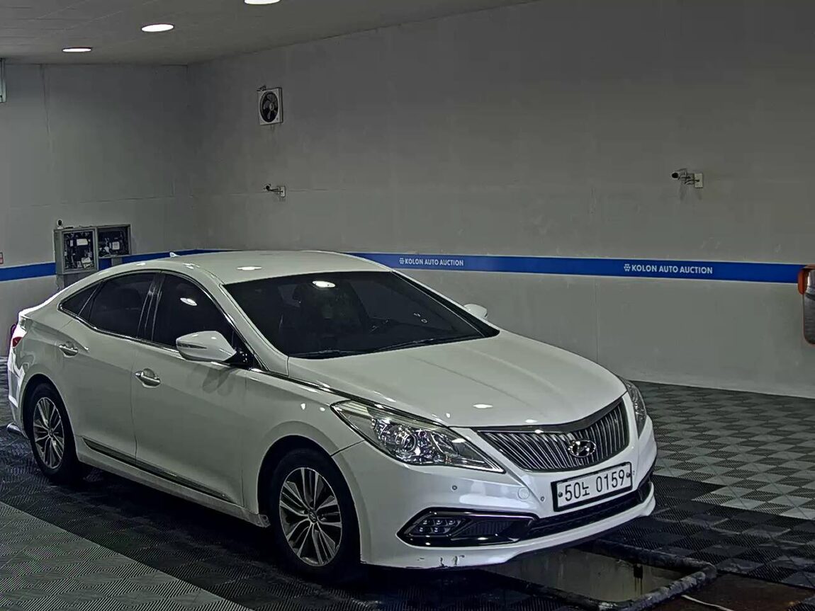 HYUNDAI GRANDEUR HG HG 240 MODERN COLLECTION 2016 - zdjęcie 3
