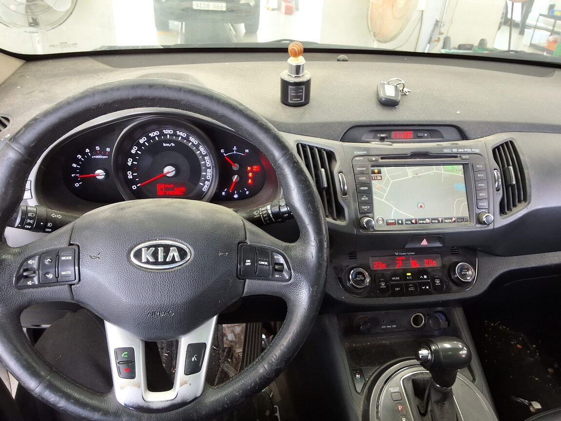 KIA SPORTAGE R DIESEL R2.0 2WD TLX LUXURY MODEL 2012 - zdjęcie 18