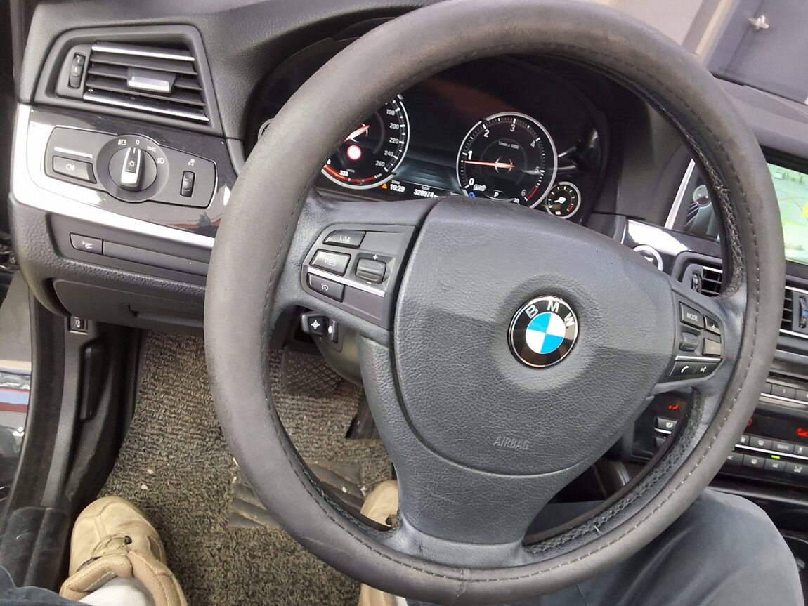 BMW 5 SERIES (6TH GEN) 520d 2014 - zdjęcie 23