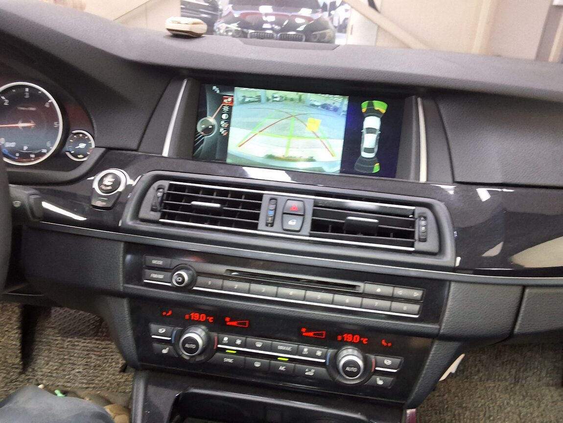 BMW 5 SERIES (6TH GEN) 520d 2014 - zdjęcie 24