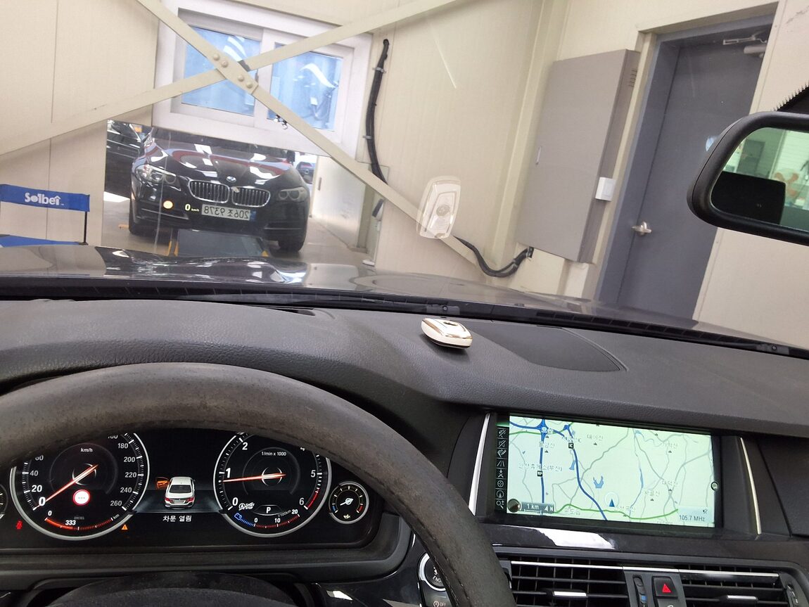 BMW 5 SERIES (6TH GEN) 520d 2014 - zdjęcie 25