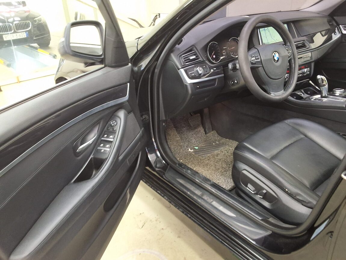 BMW 5 SERIES (6TH GEN) 520d 2014 - zdjęcie 11