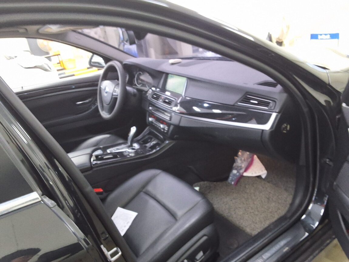 BMW 5 SERIES (6TH GEN) 520d 2014 - zdjęcie 15
