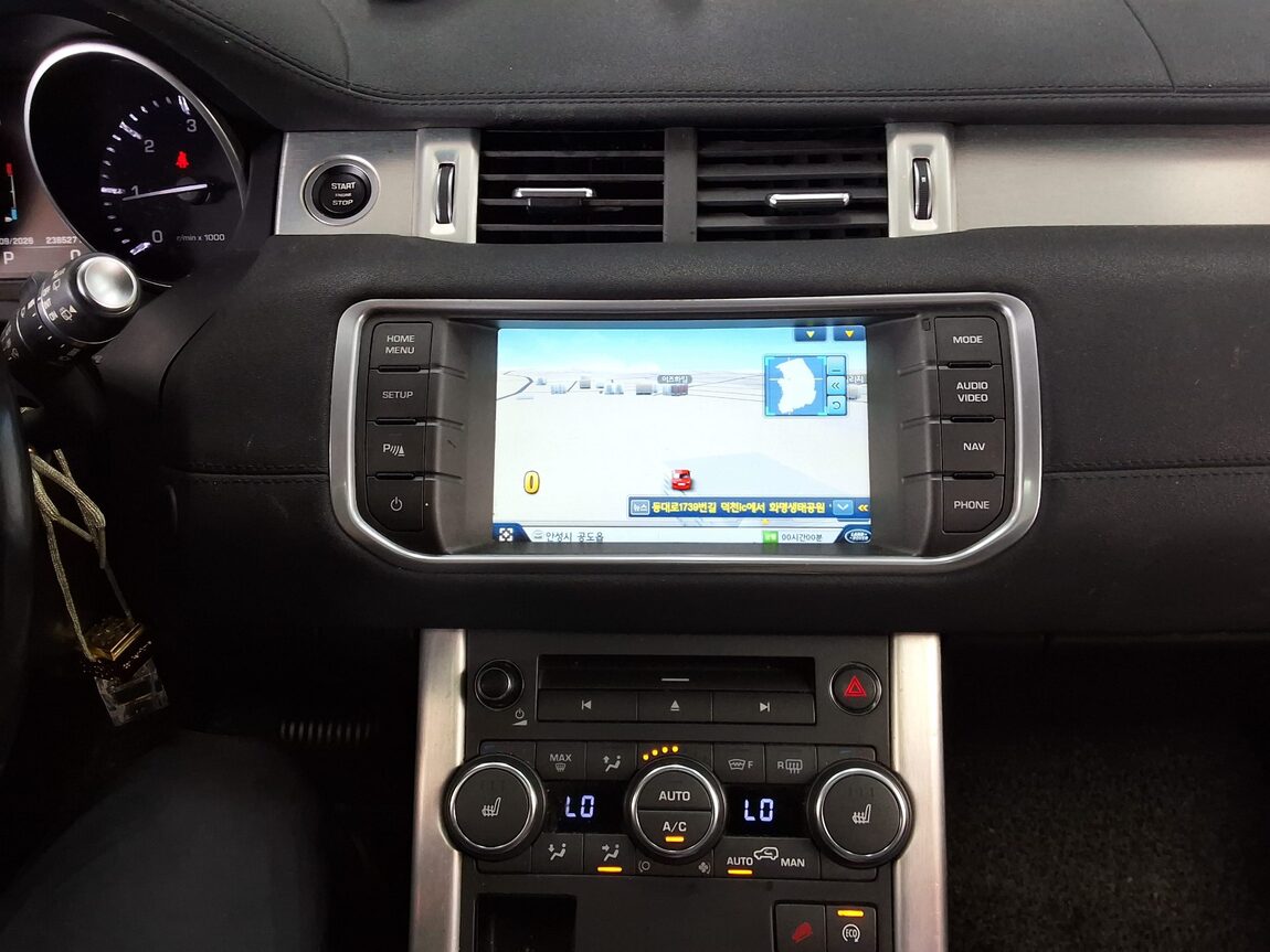 LAND ROVER RANGE ROVER EVOQUE 2.2 SD4 PURE 2014 - zdjęcie 24