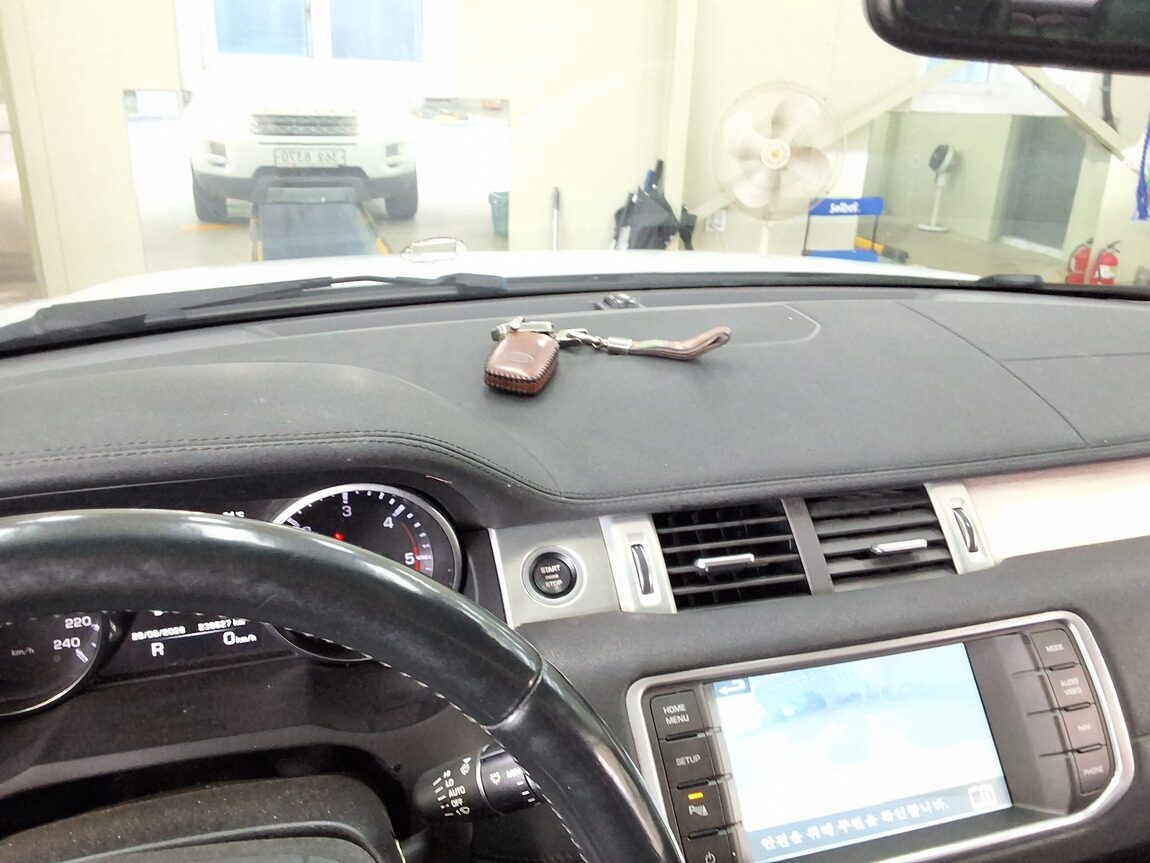 LAND ROVER RANGE ROVER EVOQUE 2.2 SD4 PURE 2014 - zdjęcie 25