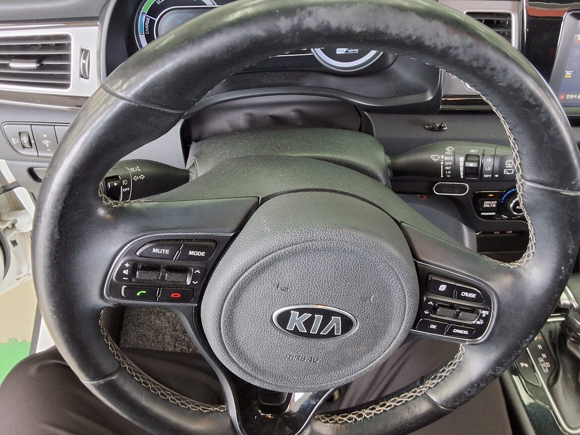 KIA NIRO 1.6 HYBRID NOBLESSE 2017 - zdjęcie 17