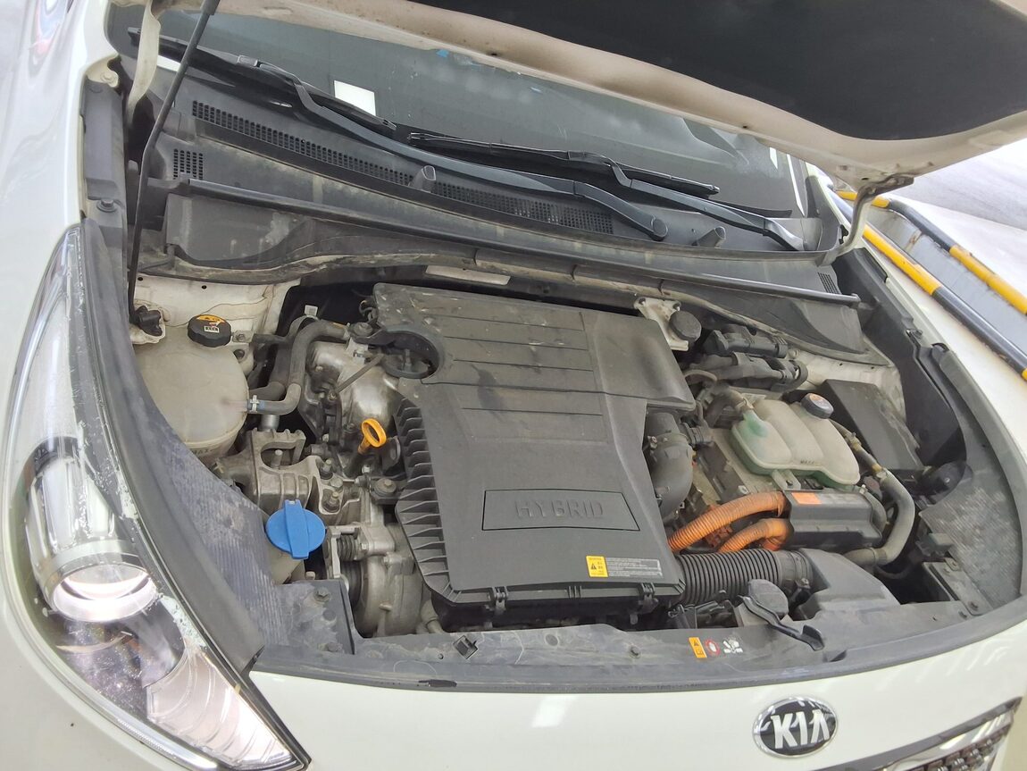 KIA NIRO 1.6 HYBRID NOBLESSE 2017 - zdjęcie 21