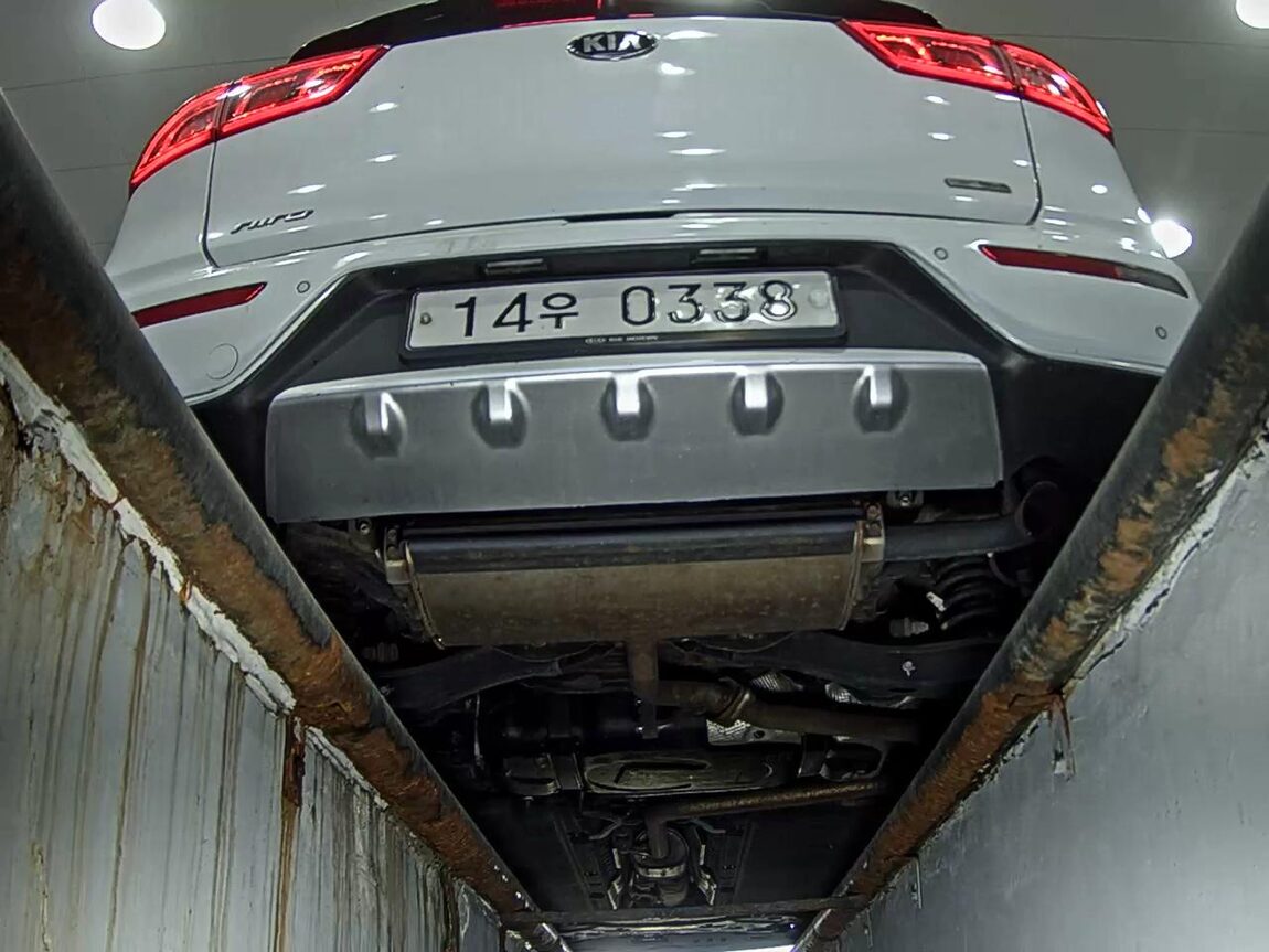 KIA NIRO 1.6 HYBRID NOBLESSE 2017 - zdjęcie 8