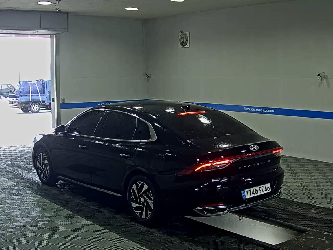 HYUNDAI THE NEW GRANDEUR IG HYBRID 2.4 HEV LE BLANC 2023 - zdjęcie 6