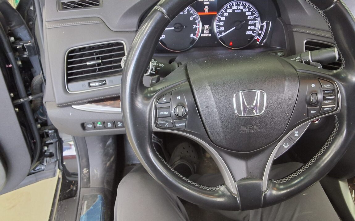 HONDA LEGEND (5TH GEN) 3.5 V6 2016 - zdjęcie 17