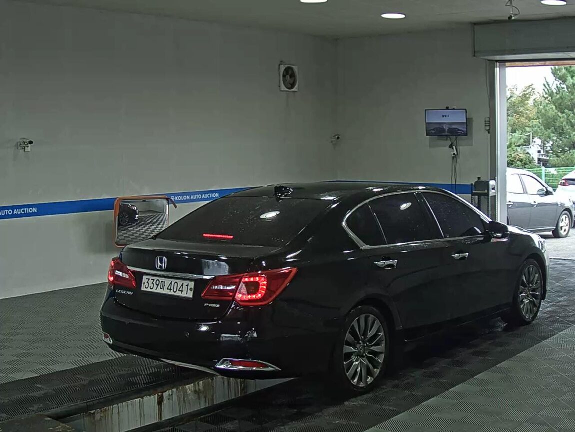 HONDA LEGEND (5TH GEN) 3.5 V6 2016 - zdjęcie 5