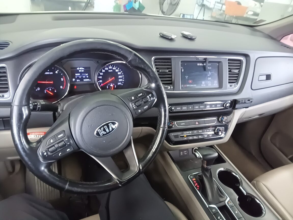 KIA THE NEW CARNIVAL 9-SEATER DIESEL LUXURY 2020 - zdjęcie 17