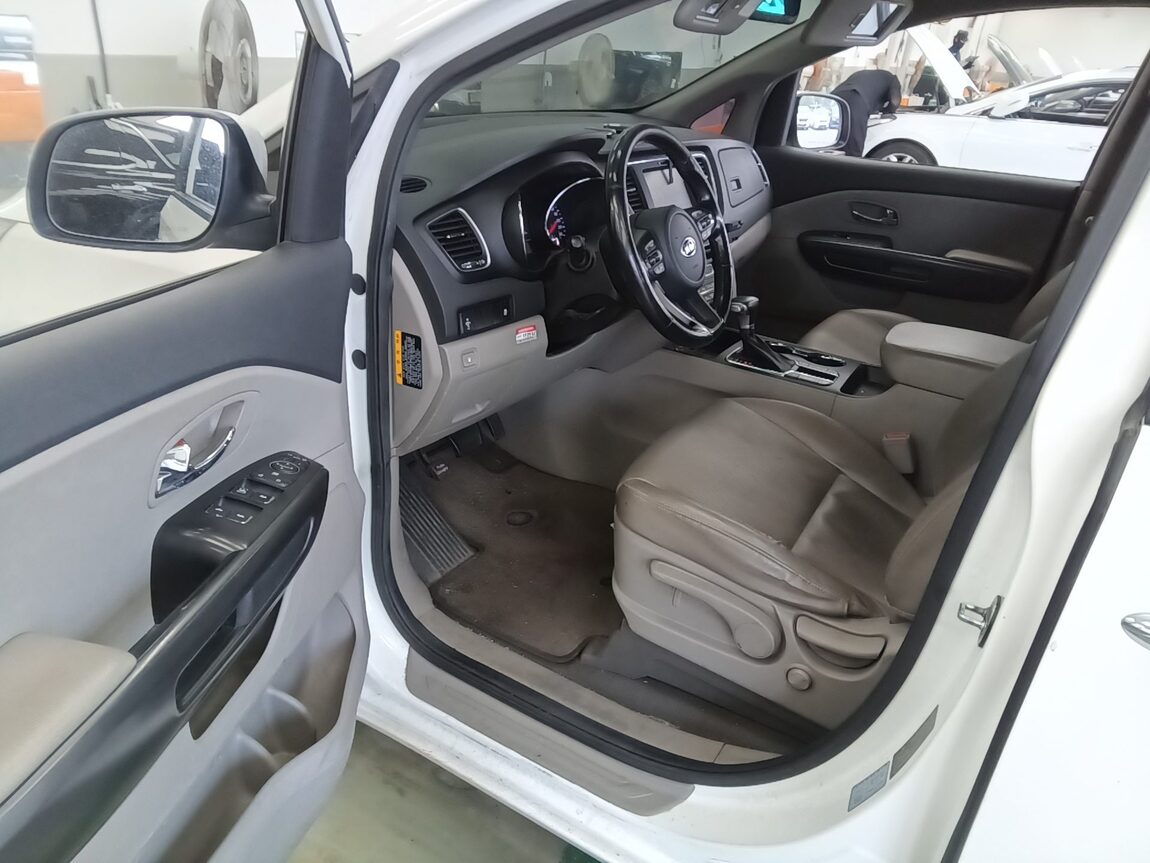 KIA THE NEW CARNIVAL 9-SEATER DIESEL LUXURY 2020 - zdjęcie 10