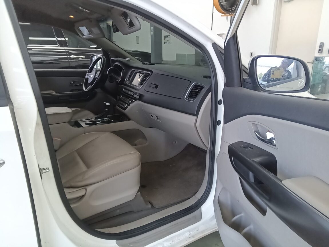 KIA THE NEW CARNIVAL 9-SEATER DIESEL LUXURY 2020 - zdjęcie 14