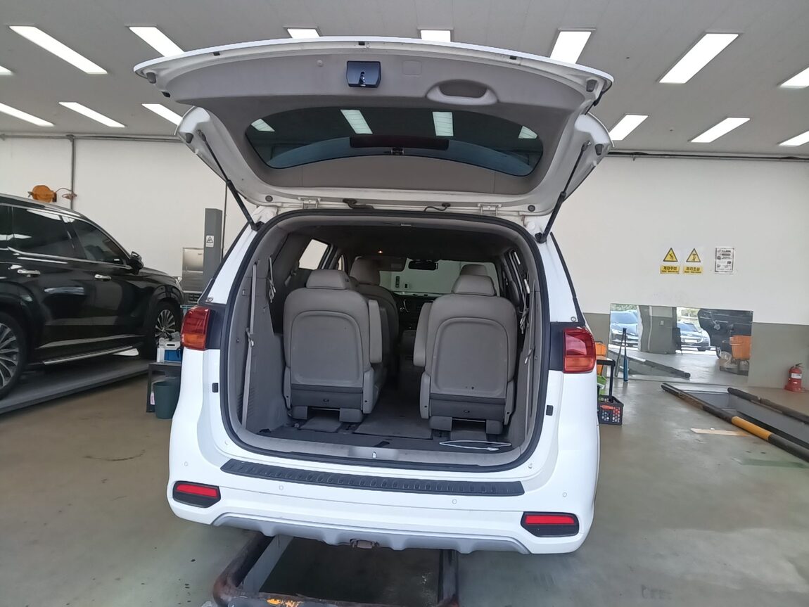 KIA THE NEW CARNIVAL 9-SEATER DIESEL LUXURY 2020 - zdjęcie 15