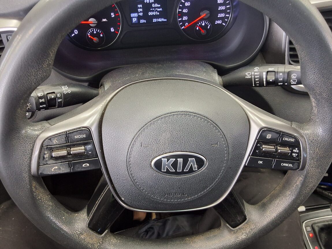 KIA THE NEW SORENTO DIESEL R2.0 2WD LUXURY 2020 - zdjęcie 17