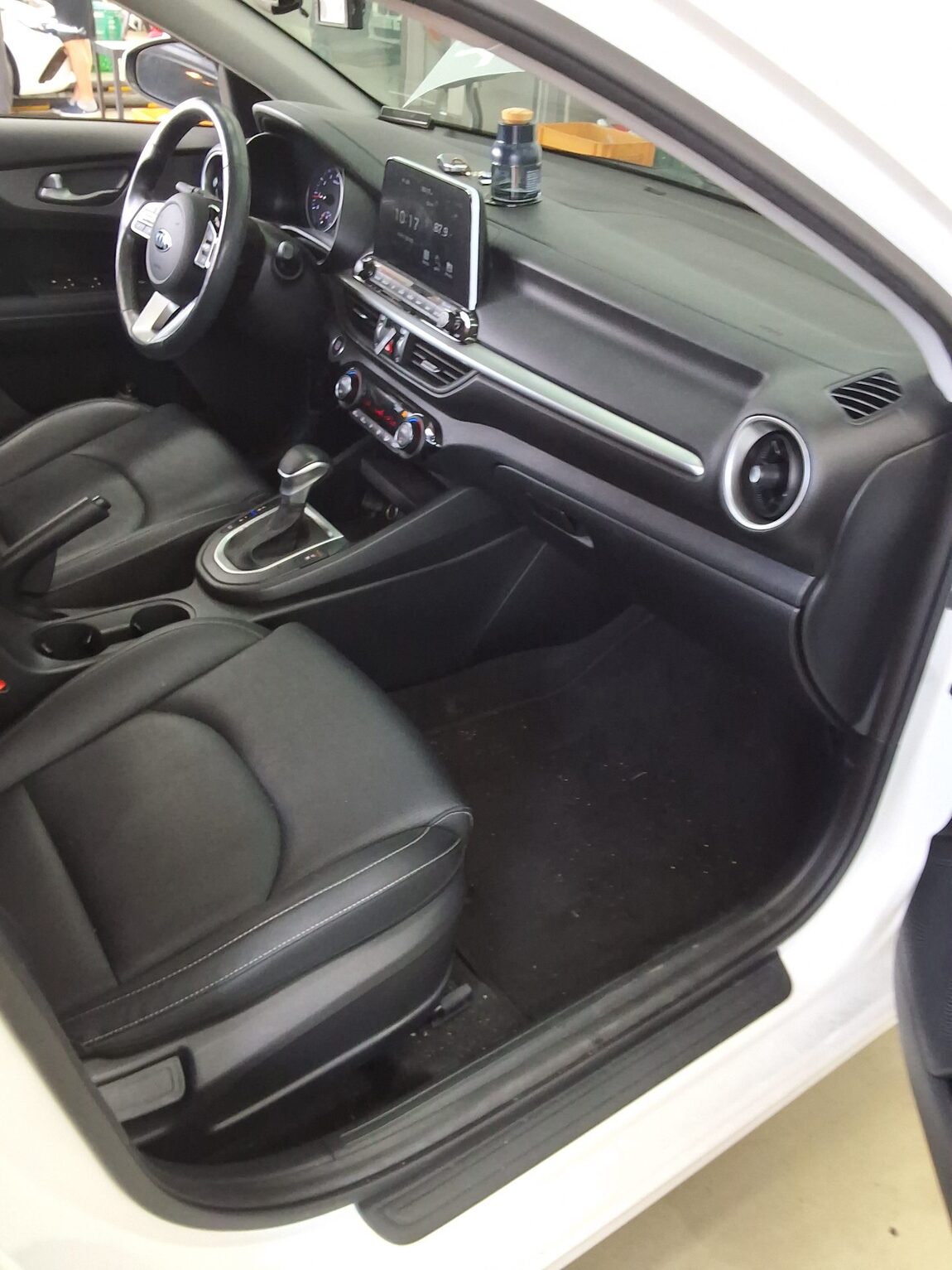 KIA ALL NEW K3 1.6 GASOLINE LUXURY 2019 - zdjęcie 14