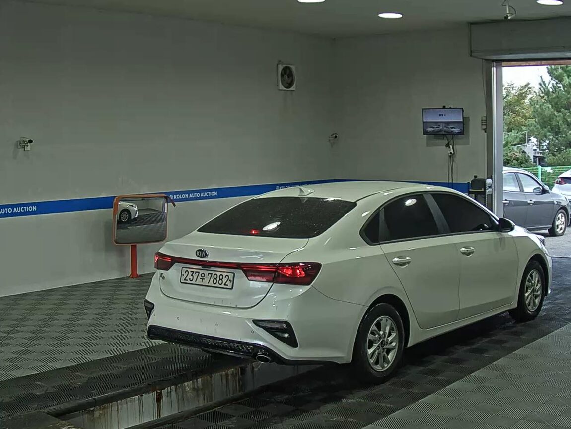 KIA ALL NEW K3 1.6 GASOLINE LUXURY 2019 - zdjęcie 5