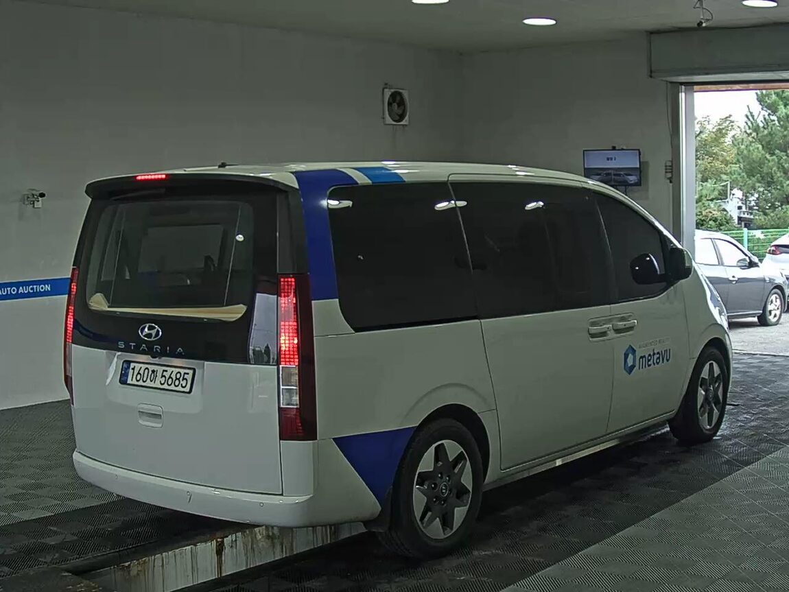 HYUNDAI STARIA 2.2 DIESEL TOURER 9-SEATER 2WD MODERN 2022 - zdjęcie 5