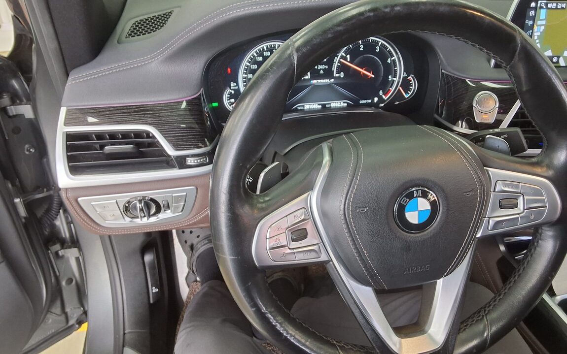 BMW 7 SERIES (6TH GEN) 730Ld xDRIVE M SPORT PACK 2018 - zdjęcie 17