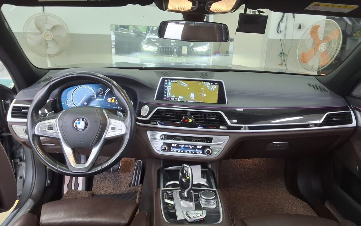 BMW 7 SERIES (6TH GEN) 730Ld xDRIVE M SPORT PACK 2018 - zdjęcie 11