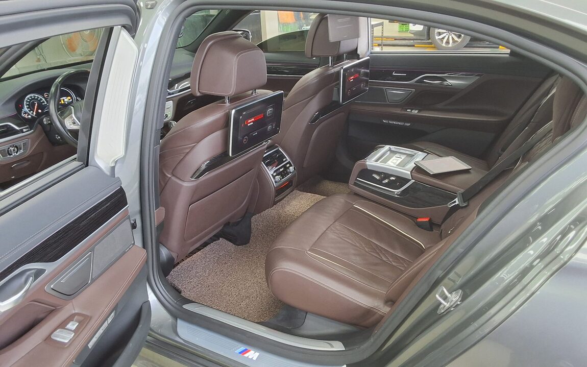 BMW 7 SERIES (6TH GEN) 730Ld xDRIVE M SPORT PACK 2018 - zdjęcie 12