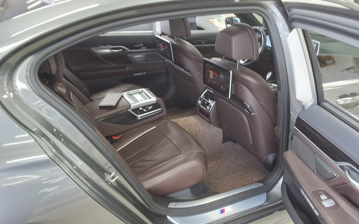 BMW 7 SERIES (6TH GEN) 730Ld xDRIVE M SPORT PACK 2018 - zdjęcie 13