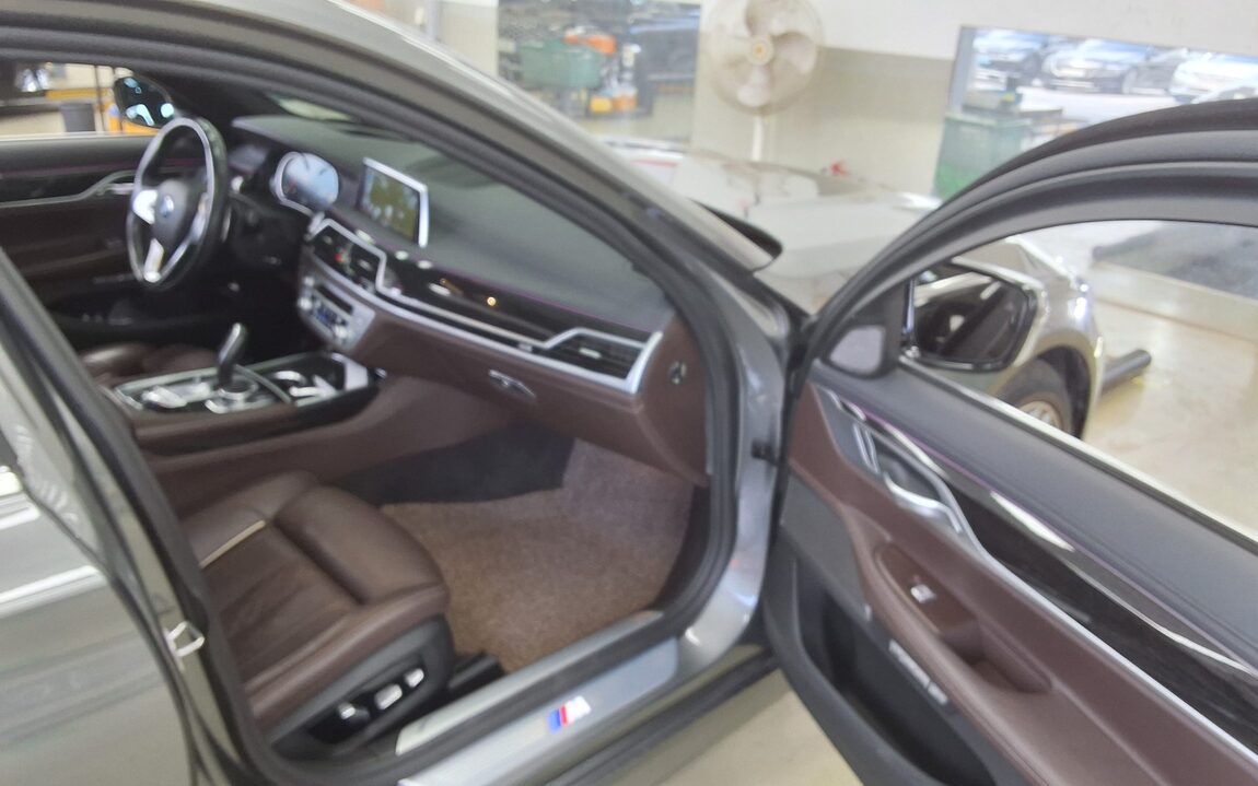 BMW 7 SERIES (6TH GEN) 730Ld xDRIVE M SPORT PACK 2018 - zdjęcie 14