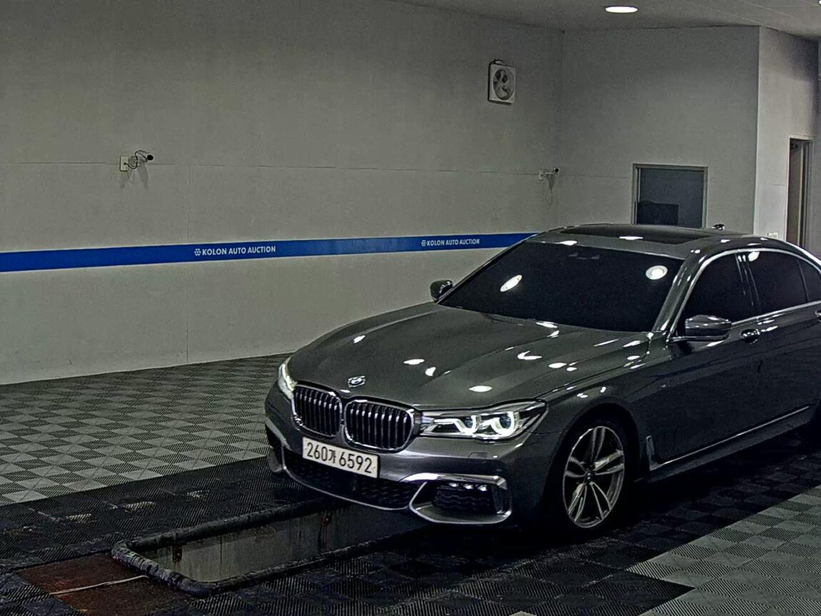 BMW 7 SERIES (6TH GEN) 730Ld xDRIVE M SPORT PACK 2018 - zdjęcie 2