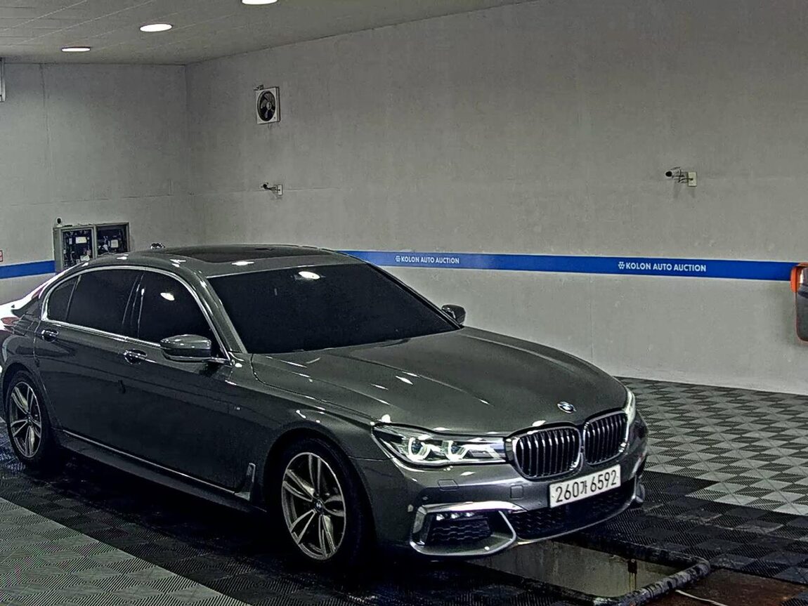 BMW 7 SERIES (6TH GEN) 730Ld xDRIVE M SPORT PACK 2018 - zdjęcie 3