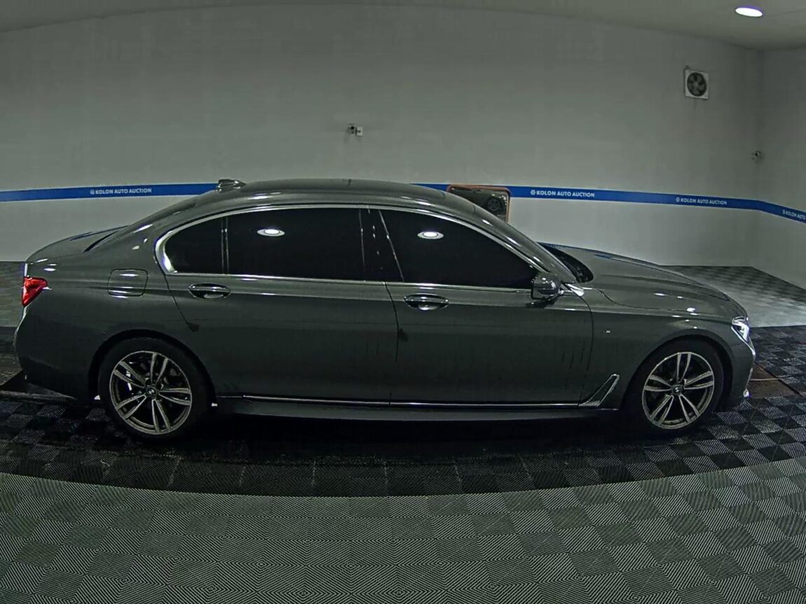 BMW 7 SERIES (6TH GEN) 730Ld xDRIVE M SPORT PACK 2018 - zdjęcie 4