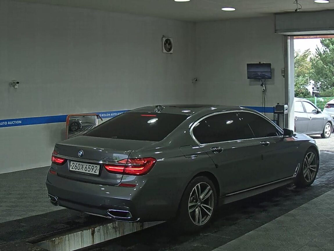 BMW 7 SERIES (6TH GEN) 730Ld xDRIVE M SPORT PACK 2018 - zdjęcie 5