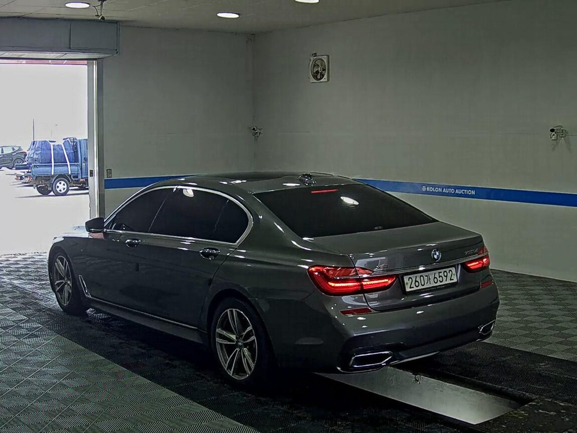 BMW 7 SERIES (6TH GEN) 730Ld xDRIVE M SPORT PACK 2018 - zdjęcie 6