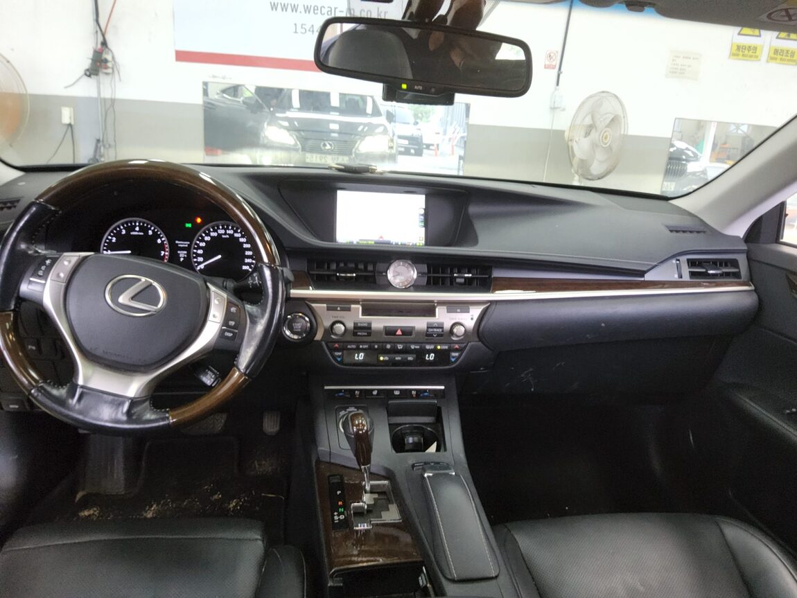 LEXUS ES (6TH GEN) 350 2015 - zdjęcie 11