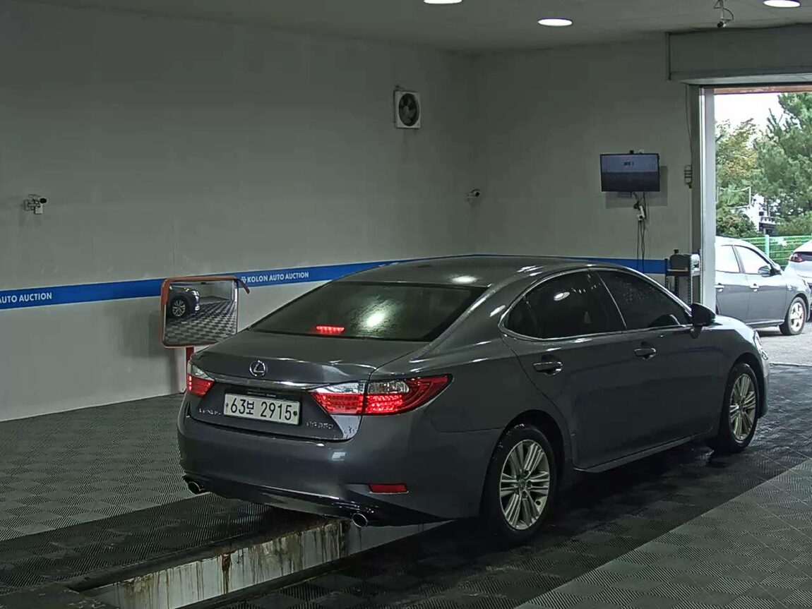 LEXUS ES (6TH GEN) 350 2015 - zdjęcie 5