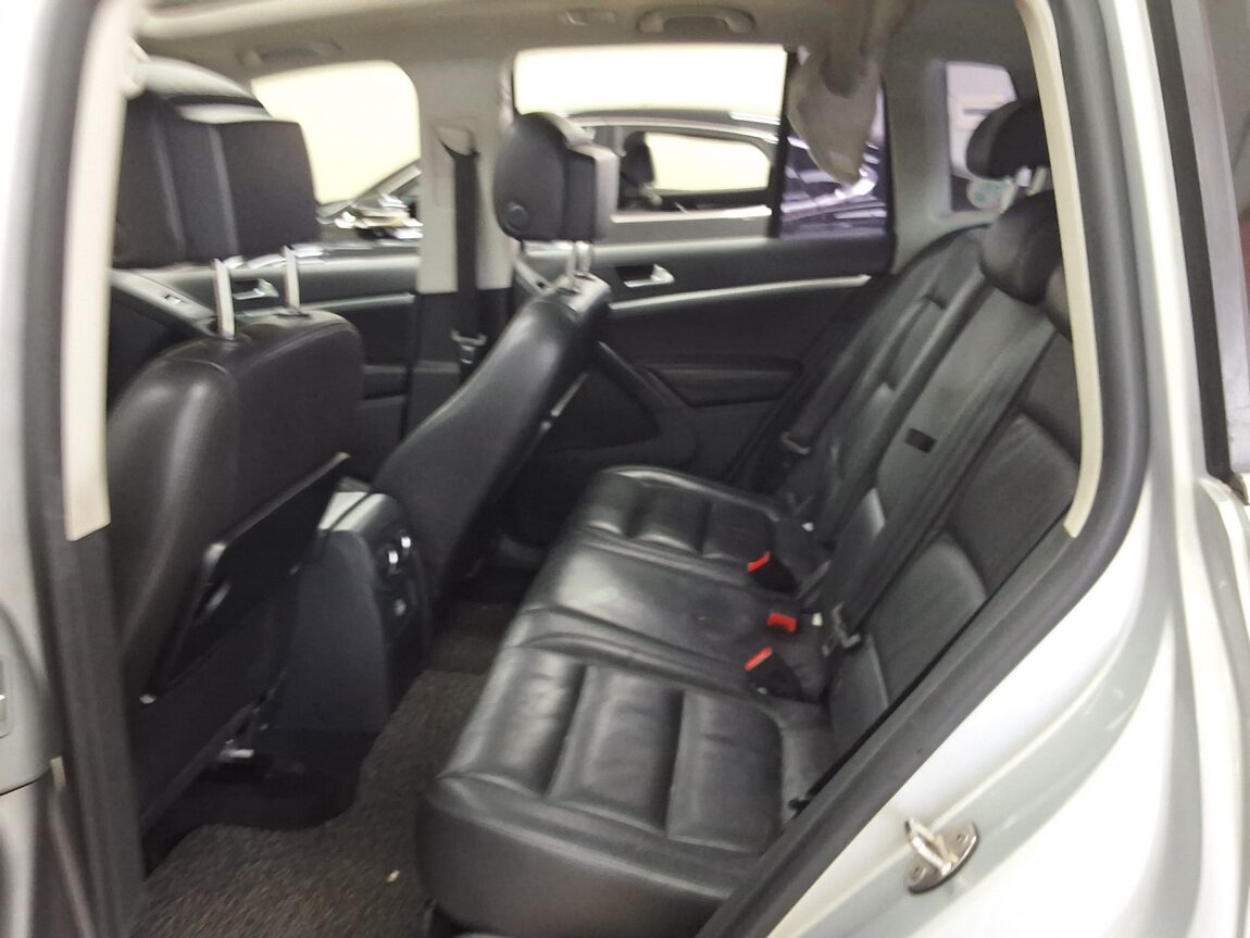 VOLKSWAGEN TIGUAN 2.0 TDI BLUEMOTION PREMIUM 2013 - zdjęcie 13