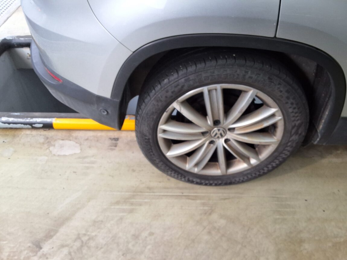 VOLKSWAGEN TIGUAN 2.0 TDI BLUEMOTION PREMIUM 2013 - zdjęcie 22