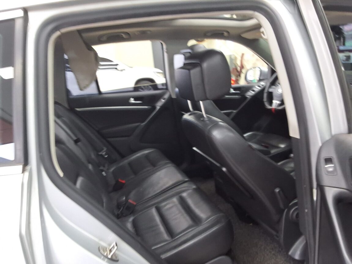 VOLKSWAGEN TIGUAN 2.0 TDI BLUEMOTION PREMIUM 2013 - zdjęcie 14