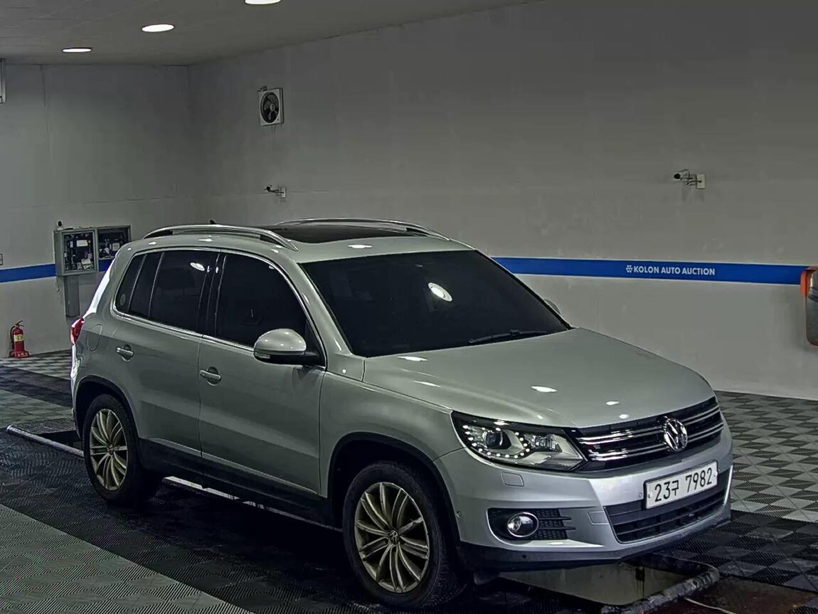 VOLKSWAGEN TIGUAN 2.0 TDI BLUEMOTION PREMIUM 2013 - zdjęcie 3