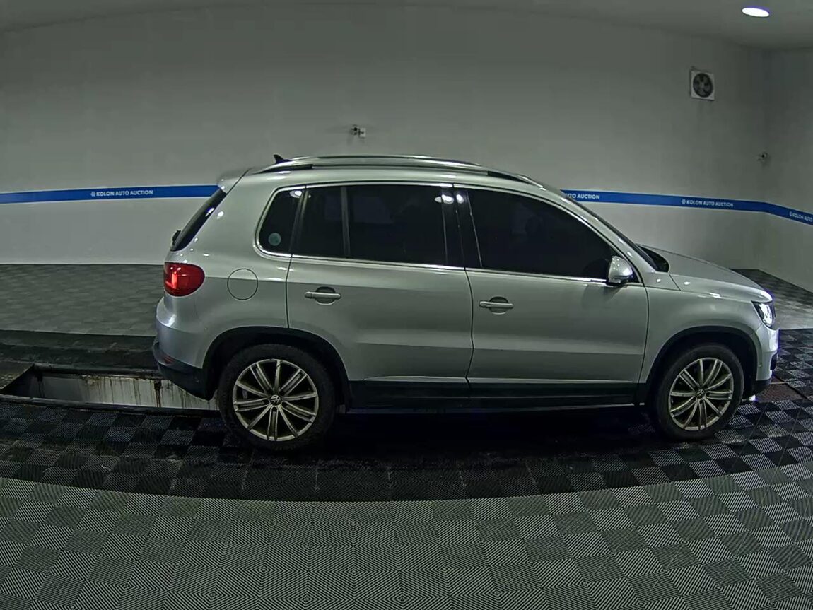 VOLKSWAGEN TIGUAN 2.0 TDI BLUEMOTION PREMIUM 2013 - zdjęcie 4