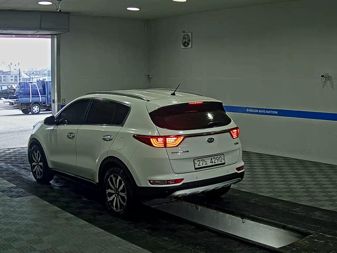 KIA NEW SPORTAGE 1.7 2WD NOBLESSE 2016 - zdjęcie 6