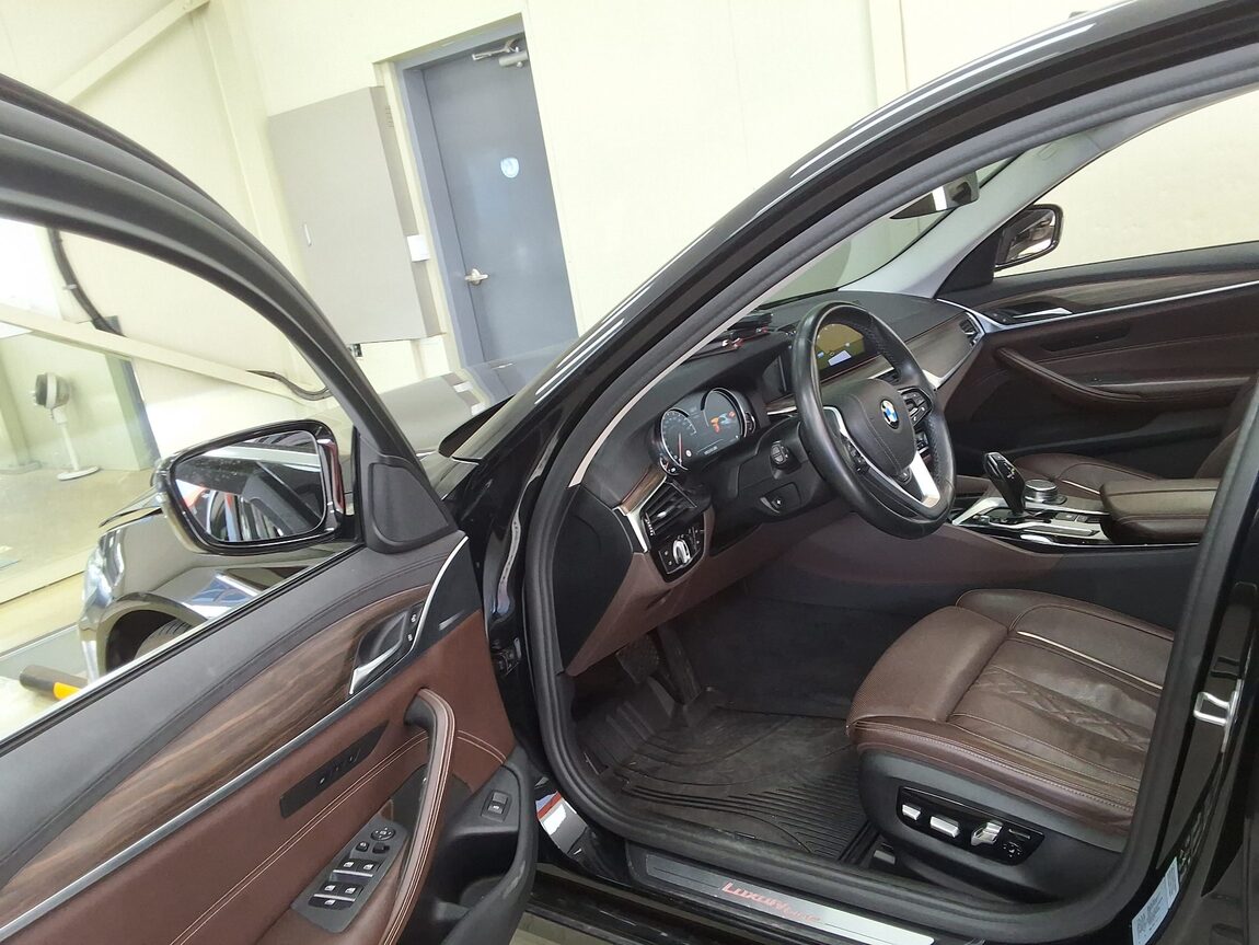 BMW 5 SERIES (7TH GEN) 530i xDRIVE LUXURY LINE PLUS 2018 - zdjęcie 11