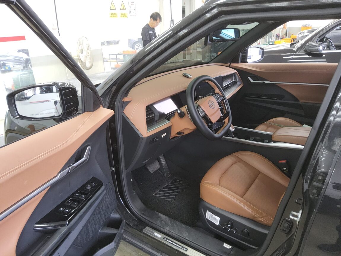 KG MOBILITY (SSANGYONG) TORRES 1.5 GDI-T 4WD T7 2023 - zdjęcie 10
