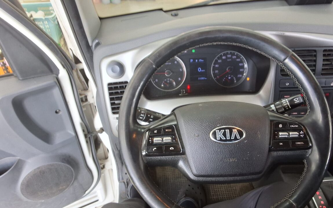 KIA THE NEW BONGO III CARGO 1 TON KING CAB EXTRA LONG WHEELBASE GL 2022 - zdjęcie 14