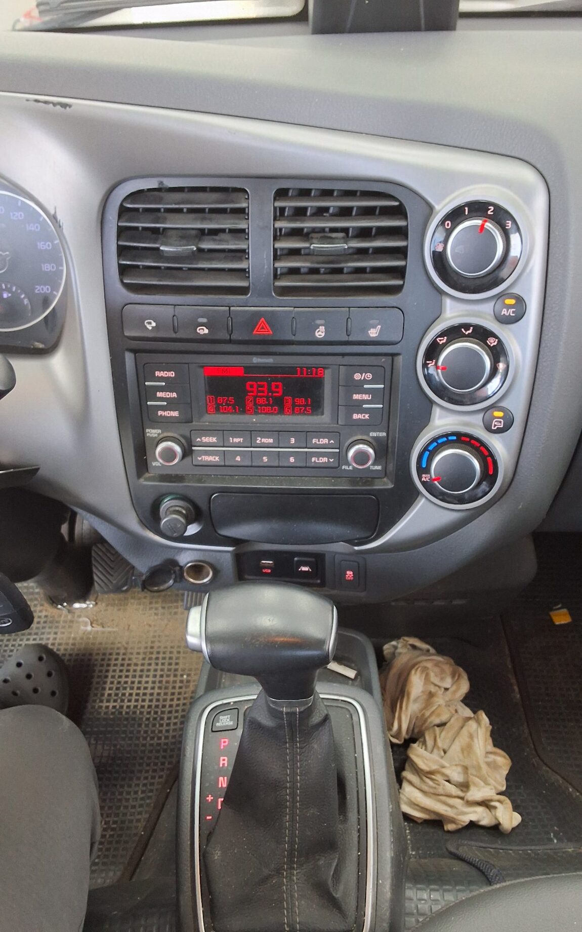 KIA THE NEW BONGO III CARGO 1 TON KING CAB EXTRA LONG WHEELBASE GL 2022 - zdjęcie 15